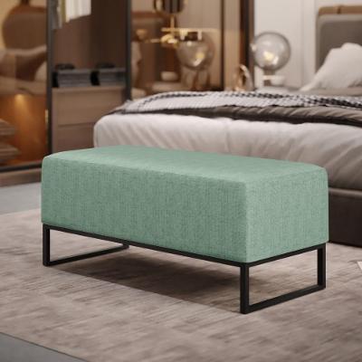 Puff Cléo W01 90cm Assento de Espuma em Linho Verde Menta Base de Ferro Preto Lyam Decor