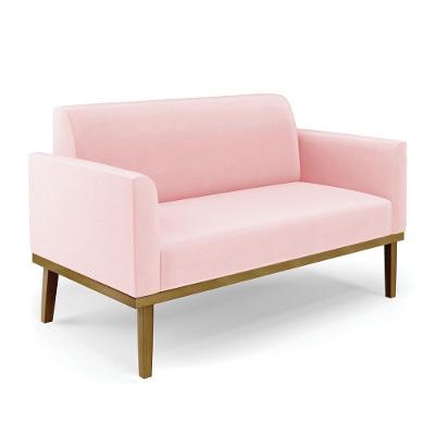 Poltrona Namoradeira Isabella Decorativa Suede Rosa Bebê com Pés em Madeira Gran Belo