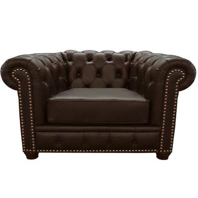 Poltrona Chesterfield G40 Sala de Estar Couro Capucino com Pés Palito Gran Belo