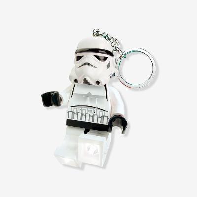 Chaveiro com Lanterna Zonacriativa Lego Stormtrooper Star Wars em Plástico e Metal Branco