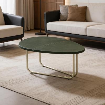 Mesa de Centro Manon L06 Orgânica Tampo Couro Aço 70cm Verde Lyam Decor
