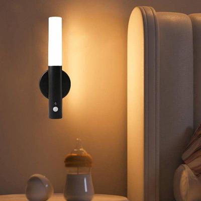 Luminária de Parede com USB Recarregável com Sensor de Movimento Branco Top Rio Comercial