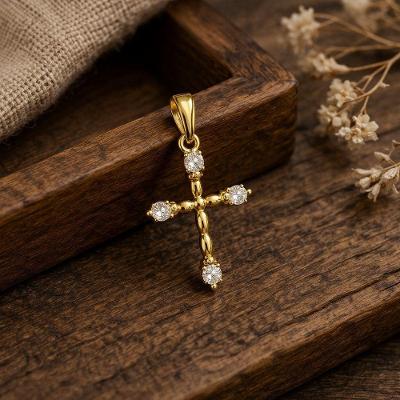 Pingente Crucifixo Palito Atraktiva Jóias Zirconia Semijoia Banhada a Ouro 18k Dourado