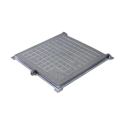 Tampa Tampão de Chão Articulado Porta Cadeado 50x50cm Prata GDA Industria e Distribuidora
