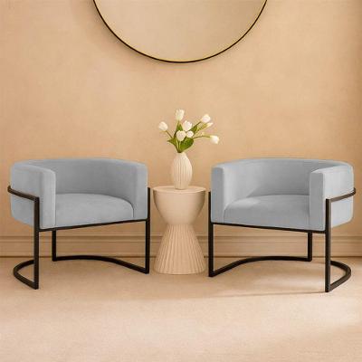 Kit 2 Poltronas Decorativa Adila Base Industrial Preta Veludo Confortável Cinza