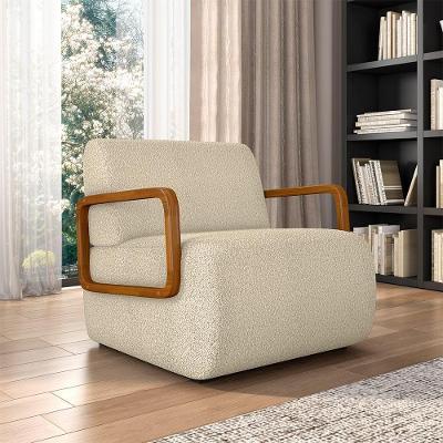 Poltrona Decorativa Odessa G33 Sala de Estar Bouclê Bege com Braços em Madeira Gran Belo