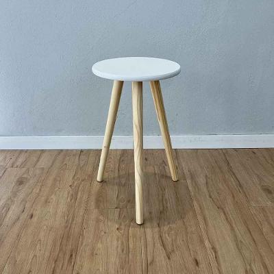 Mesa Lateral Redonda Pé Palito Madeira Pinus Branco e Natural Artfactory Design