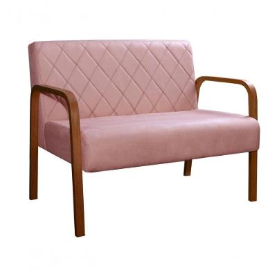 Namoradeira Lara Veludo Costura Matelassê Pés de Madeira Rosê Bella Decor