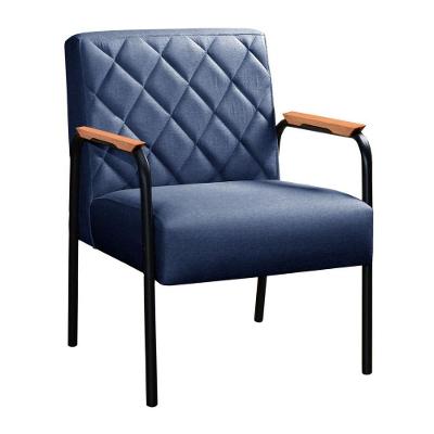 Poltrona Ludmilla Ergonômica em Linho Azul 330 com Costura Matelassê e Pés de Metal Bella Decor