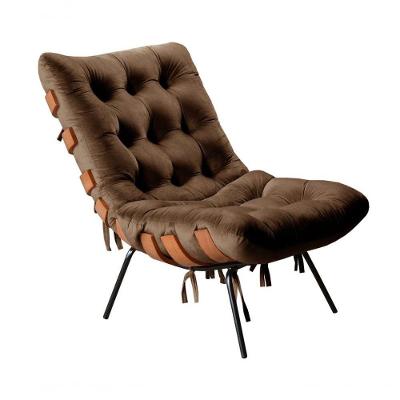 Poltrona Costela Decorativa em Veludo Confortável Marrom Bella Decor