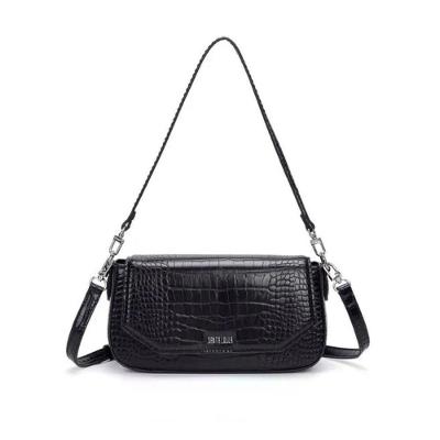 Bolsa Baguete Média Santa Lolla Croco Sintético Preta Feminina