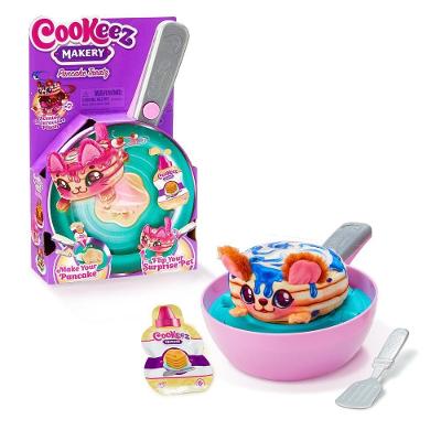 Frigideira de Brinquedo Cookeez Makery Pancake Treatz Pelúcia Surpresa Lilás Candide