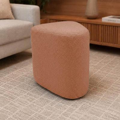 Puff Triangular Lucas Bouclê Espuma Poliéster Terracota Pallazio