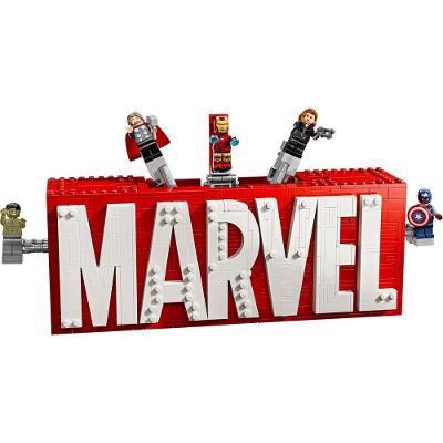 Conjunto Lego Marvel Logo 76313 931 Peças com 5 Minifiguras Vermelho
