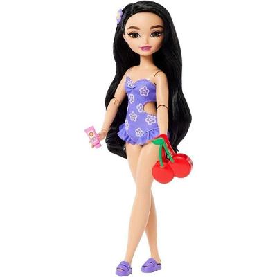 Boneca Barbie Dream Besties Renee na Praia com Acessórios Mattel
