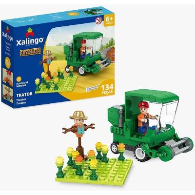 Brinquedo de Montar Fazenda Trator 134 Peças Coloridas Xalingo