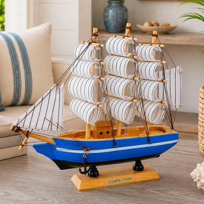 Miniatura Decorativa Caravela em Madeira Acabamento Detalhado Branco Artesanal