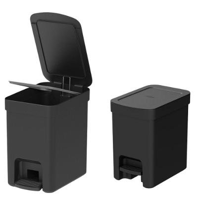 Lixeira com Pedal Trium 6L Plastico Anti Odor Preta para Banheiro Ou