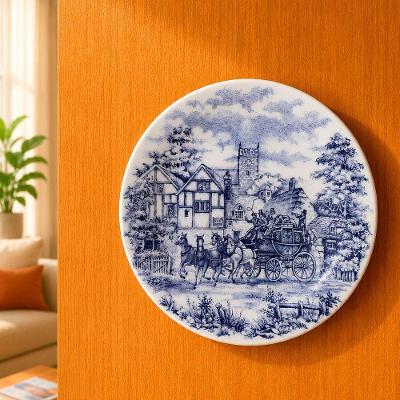 Pires Decorativo de Parede Cena Inglesa com Suporte em Cerâmica Branco