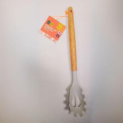 Pegador de Macarrão de Silicone com Cabo de Madeira para Cozinha