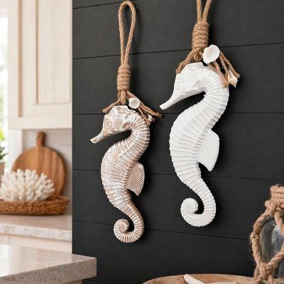 Kit 2 Pendentes Cavalo Marinho MDF Decoração Praiana Branco e Marrom 45cm
