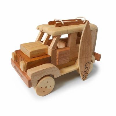 Miniatura Jeep de Madeira com Rack e Prancha de Surf Amadeirado Jeep