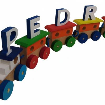 Trenzinho Decorativo Pedro Multicolorido em MDF 5 Vagões Personalizado
