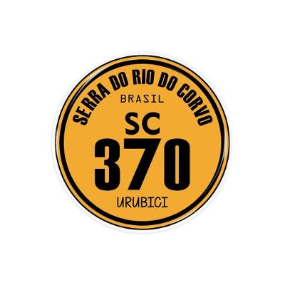 Adesivo Resinado Serra do Corvo SC 370 Acabamento 3D Preto Branco