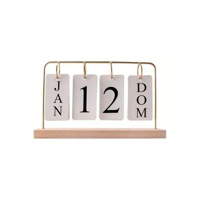 Calendário de Mesa Apex Decorativo Permanente Aramado 27cm Dourado