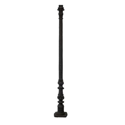 Poste de Jardim Colonial N02 Pé Quadrado Ferro Fundido 155cm