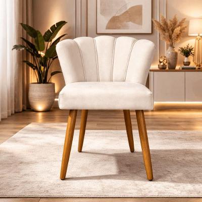 Poltrona Pétala Concha Suede Pés Palito Madeira Bege Tatite Decor