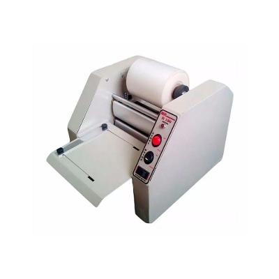 Plastificadora de Bobina R-180 para Crachá RG CIC CPF 360W MR Máquinas