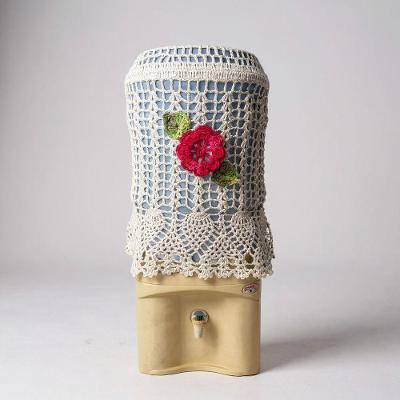 Capa para Galão de Água 20L Crochê Bordada 46x38cm Vermelho Artesanal