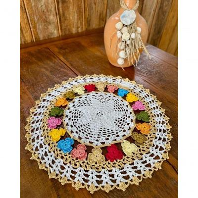 Toalha de Bandeja Redonda Crochê Artesanal Flores 45cm Champanhe Primavera Edições