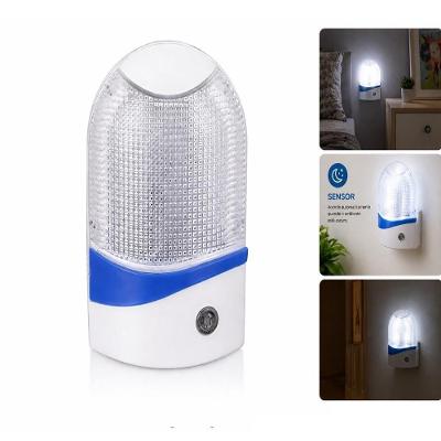 Luminaria de Tomada Abajur Infantil Sensor de Movimento Luz Noturna Bivolt Branco Yeet