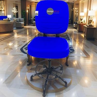Cadeira Secretária Linha Plus Size Courino Base Giratória Ajustável Até 250kg Azul Royal Design