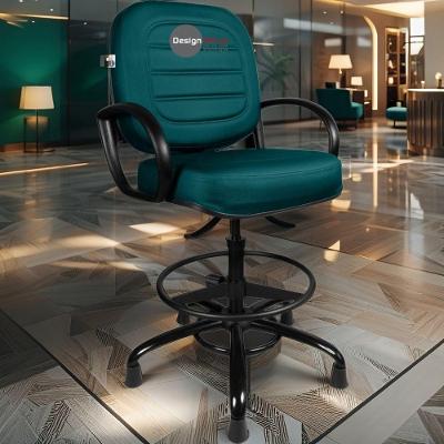 Cadeira Caixa Alta Linha Plus Size Presidencial com Revestimento em Couro Sintético Base Giratória