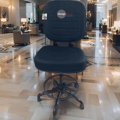 Cadeira Secretária Linha Plus Size com Revestimento em Couro Sintético Base Giratória Ajustável Azul