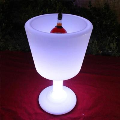 Luminária Champanheira Funny Drinking Tpc para Até 6 Garrafas com LED Colorido sem Fio Branco