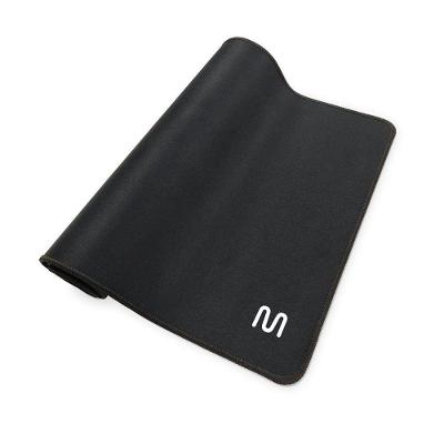 Mouse Pad AC430 Extra Grande 70X30 com Superfície Antiderrapante e Design Minimalista Preto Multi