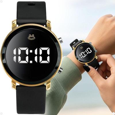 Relógio Feminino Maria Digital Preto e Dourado Tipo Digital com Pulseira de Silicone com Visor LED