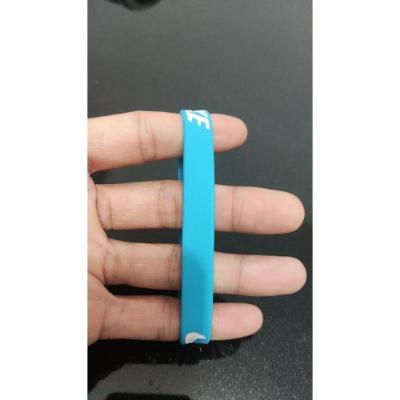 Pulseira de Silicone OEM N K em Grau Alimentício 20 e 2 cm com Toque Suave Indicada para Adultos