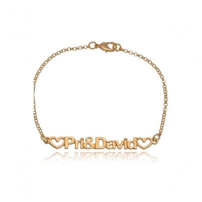 Pulseira Personalizada Floratta Joias com Nome do Casal e Corações Vazados Folheada em Ouro 18K