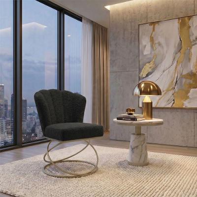 Poltrona Decorativa Estofada Encosto Concha Base Aramado Aço Champagne e Preto Mobília Decor