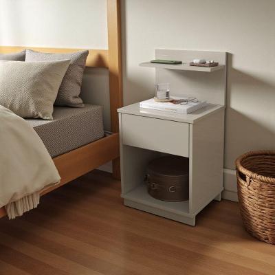 Mesa de Cabeceira Mavie 1 Gaveta MDP Moderno Off White com 2 Prateleiras para Quarto