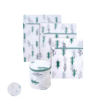 Kit para Lavagem de Roupas BN200501 com 4 Sacos Protetores em Poliéster e Nylon Cores Sortidas Uni