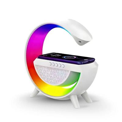 Luminária LED RGB Multifuncional com Caixa de Som Bluetooth e Carregador por Indução Branco
