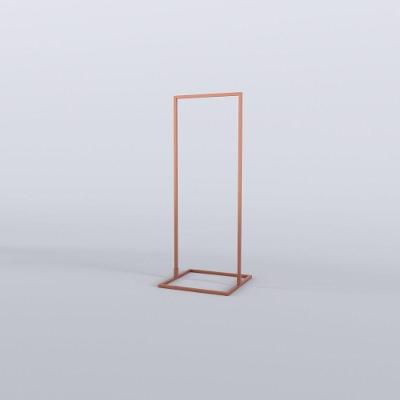 Arara de Chão Slyn 50 Baixa com Exposição Central e Aço Carbono 130cm Rosê Rosé Piscine