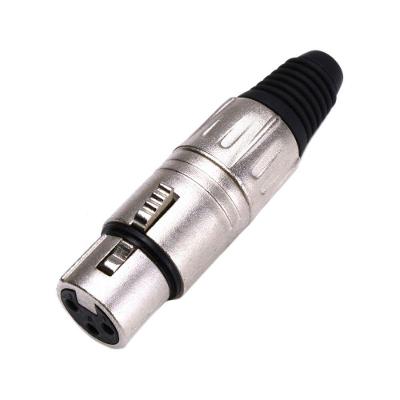 Plug XLR L3FNN01 com Acabamentos Niquelados e Resistência à Corrosão Santo Angelo