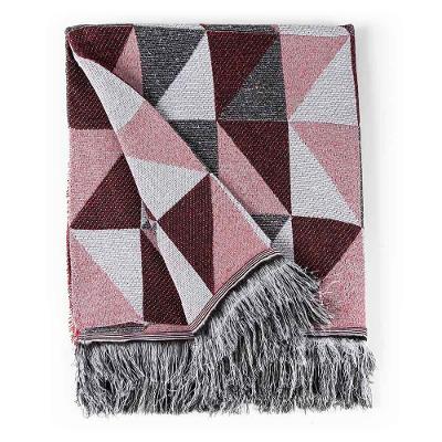 Manta Dallas com Franjas para Sofá Cama Tecido Jacquard 80% Algodão Vermelho Clara Luz Decora
